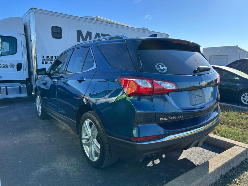 Chevrolet Equinox Vehicle Full-screen Gallery Image 03