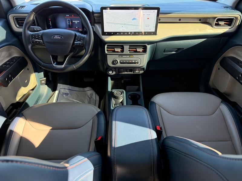 Ford Maverick Vehicle Full-screen Gallery Image 13