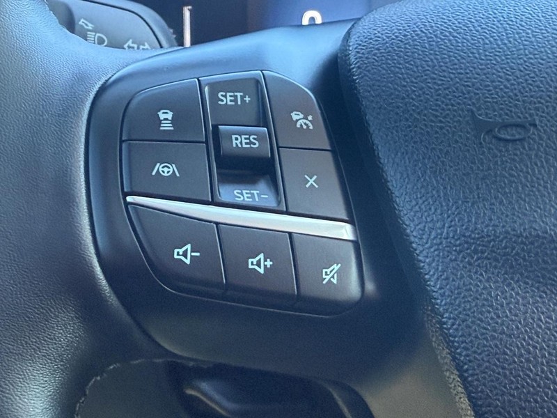 Ford Maverick Vehicle Full-screen Gallery Image 15