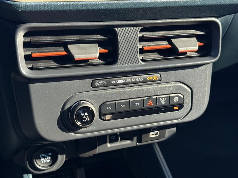 Ford Maverick Vehicle Full-screen Gallery Image 19