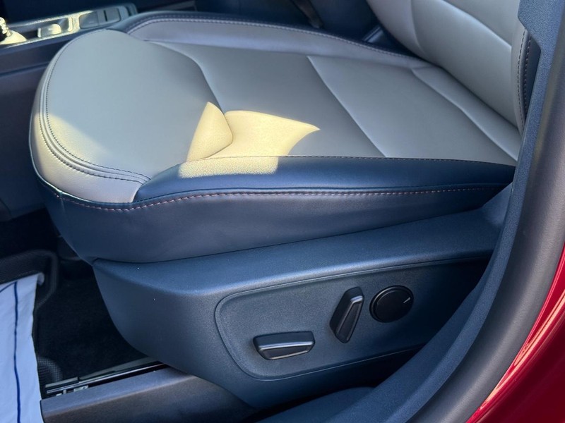 Ford Maverick Vehicle Full-screen Gallery Image 25