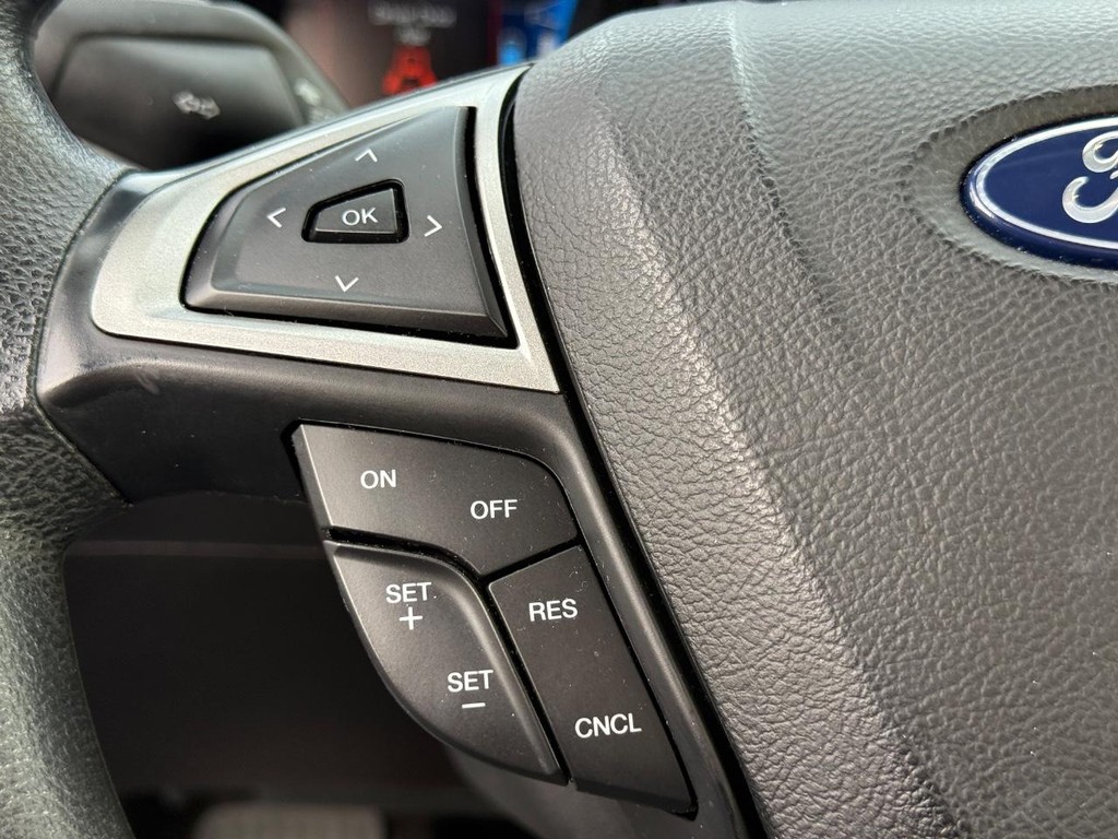 Ford Fusion Hybrid Vehicle Full-screen Gallery Image 13
