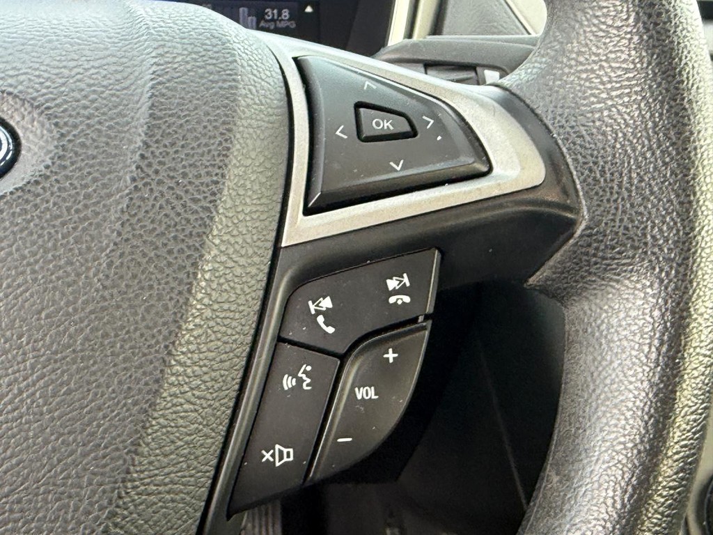 Ford Fusion Hybrid Vehicle Full-screen Gallery Image 14