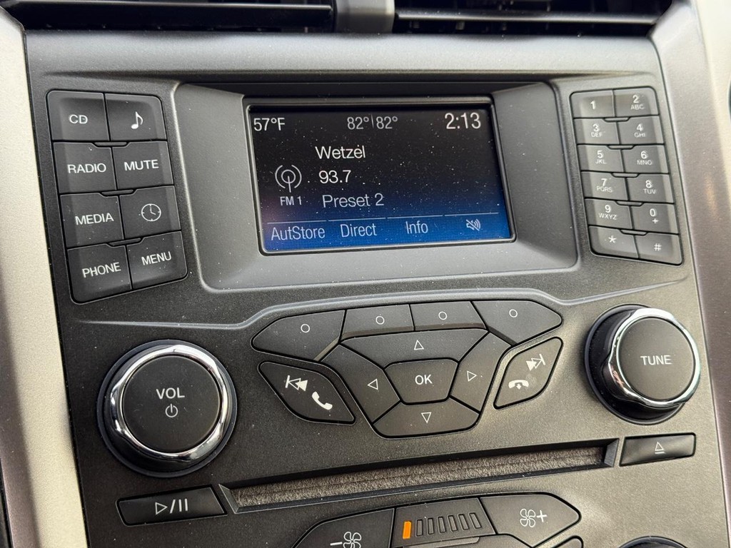 Ford Fusion Hybrid Vehicle Full-screen Gallery Image 16