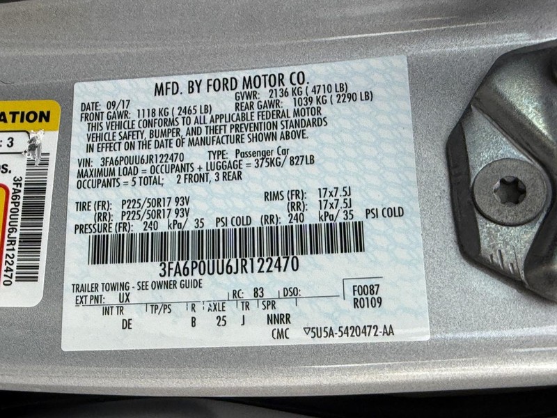 Ford Fusion Hybrid Vehicle Full-screen Gallery Image 24
