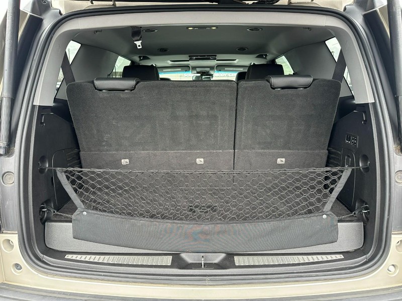 Chevrolet Tahoe Vehicle Full-screen Gallery Image 05