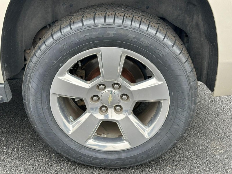 Chevrolet Tahoe Vehicle Full-screen Gallery Image 06