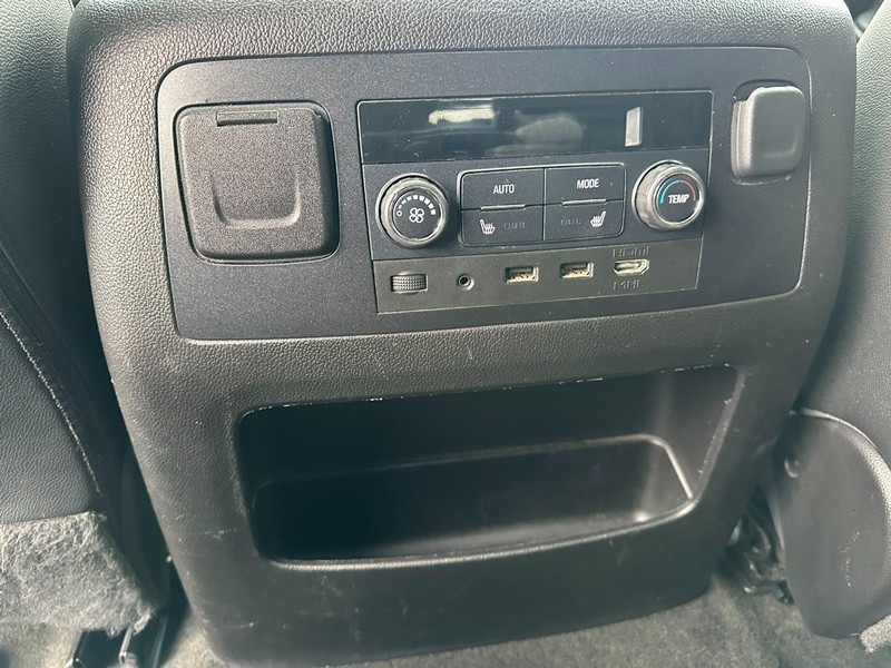 Chevrolet Tahoe Vehicle Full-screen Gallery Image 12