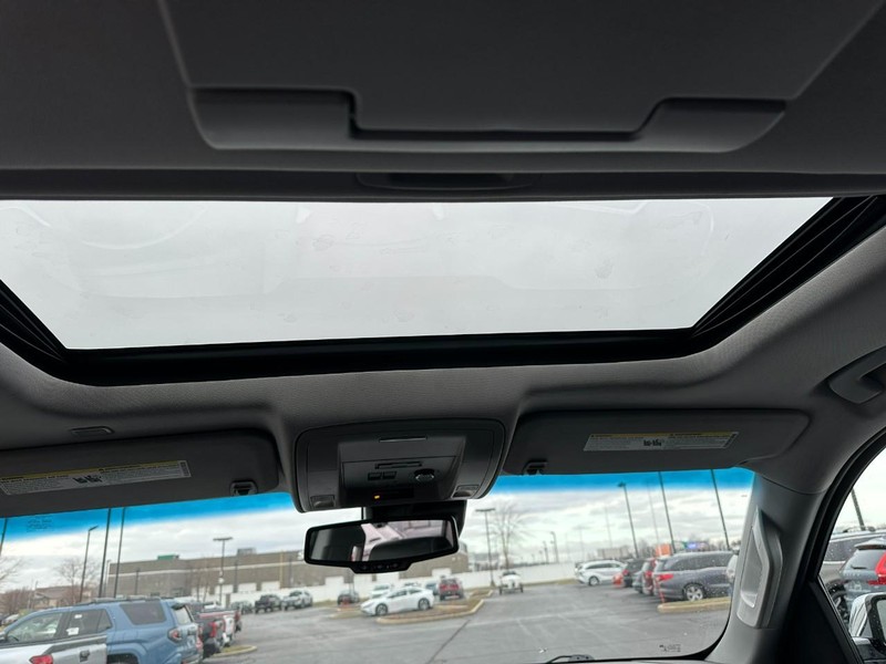 Chevrolet Tahoe Vehicle Full-screen Gallery Image 14