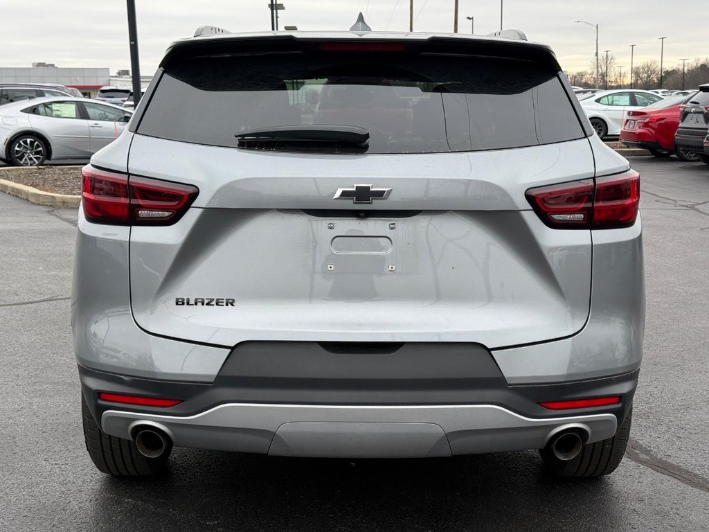 Chevrolet Blazer Vehicle Full-screen Gallery Image 04