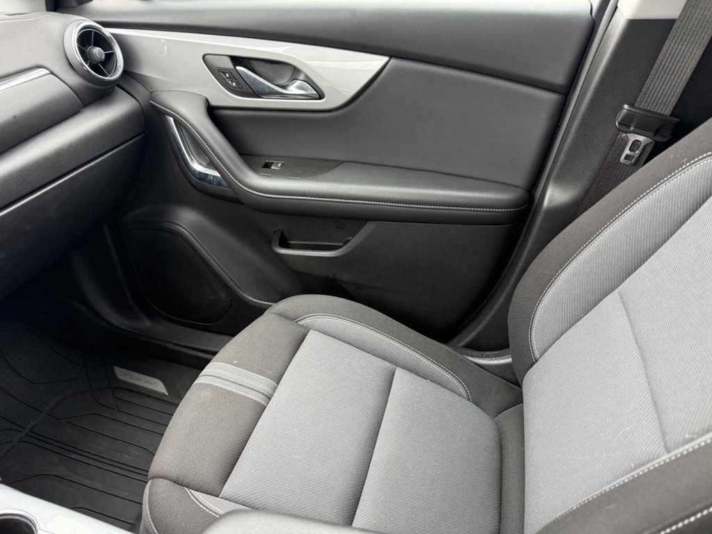 Chevrolet Blazer Vehicle Full-screen Gallery Image 21