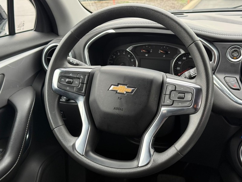 Chevrolet Blazer Vehicle Full-screen Gallery Image 12