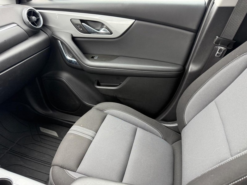 Chevrolet Blazer Vehicle Full-screen Gallery Image 21