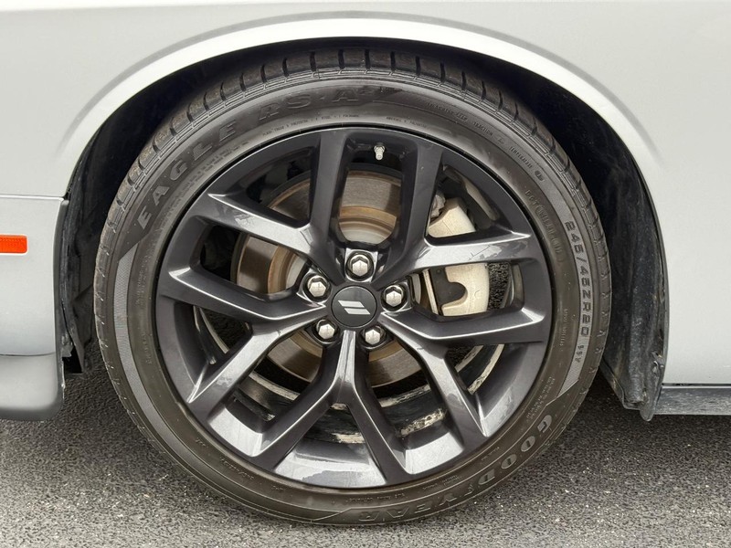 Dodge Challenger Vehicle Full-screen Gallery Image 07