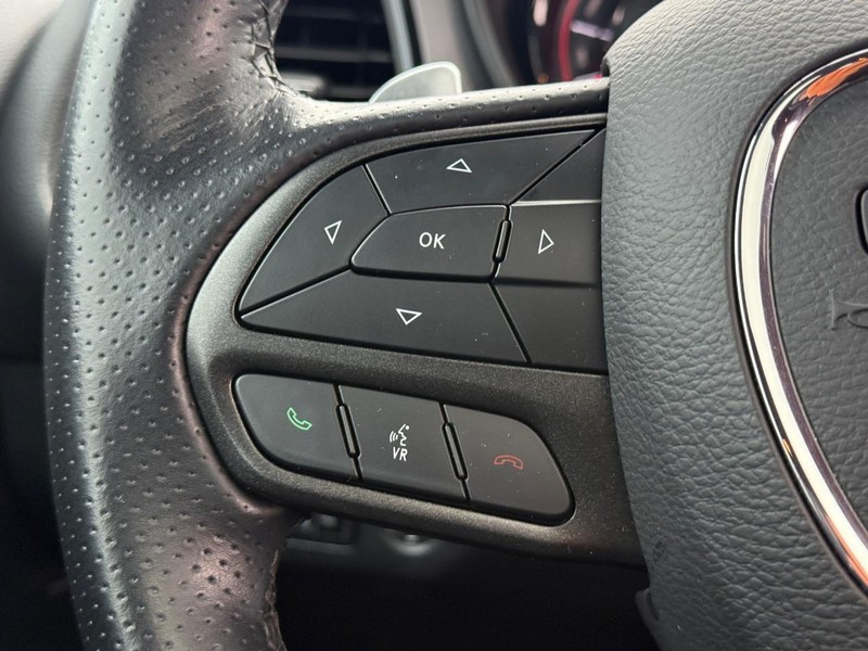 Dodge Challenger Vehicle Full-screen Gallery Image 14