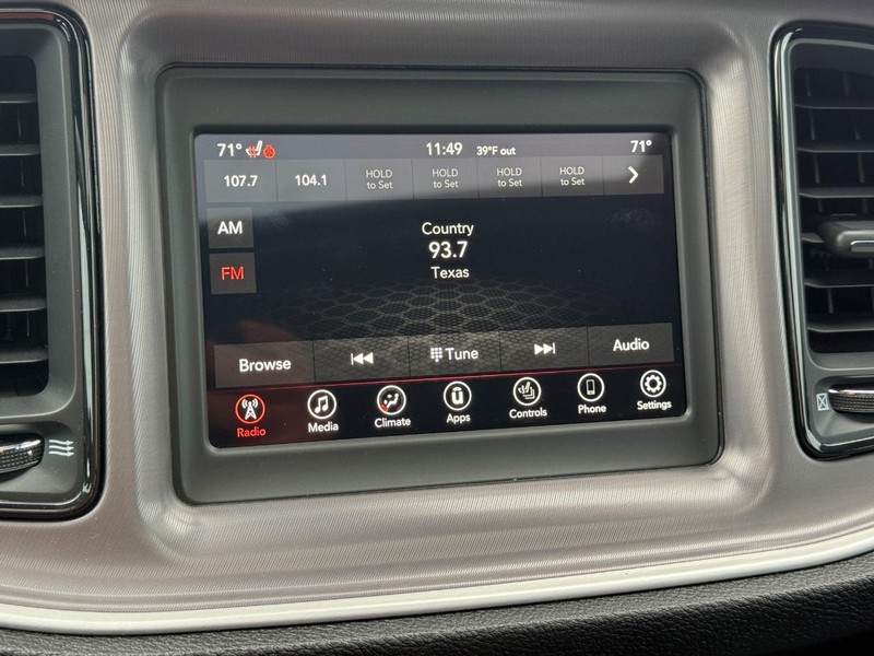 Dodge Challenger Vehicle Full-screen Gallery Image 19