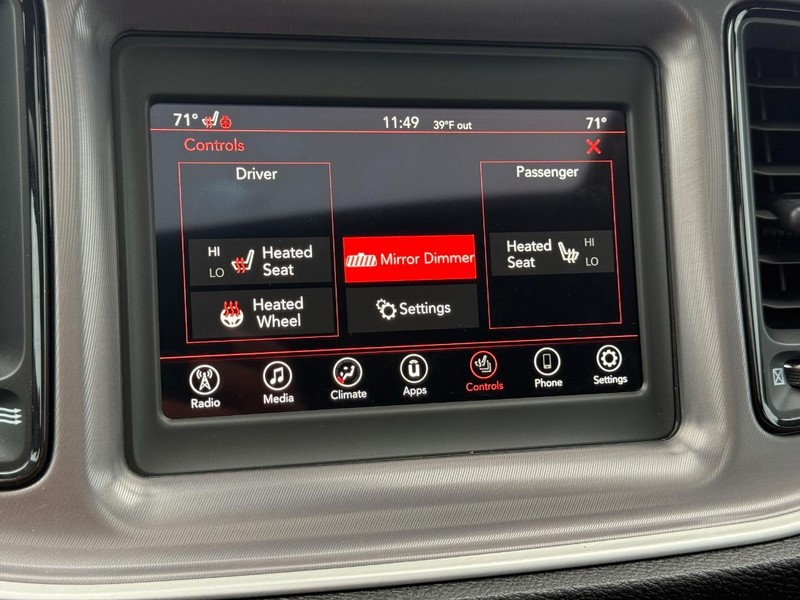 Dodge Challenger Vehicle Full-screen Gallery Image 20