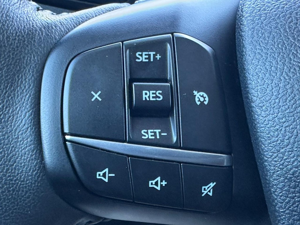 Ford Bronco Sport Vehicle Full-screen Gallery Image 18