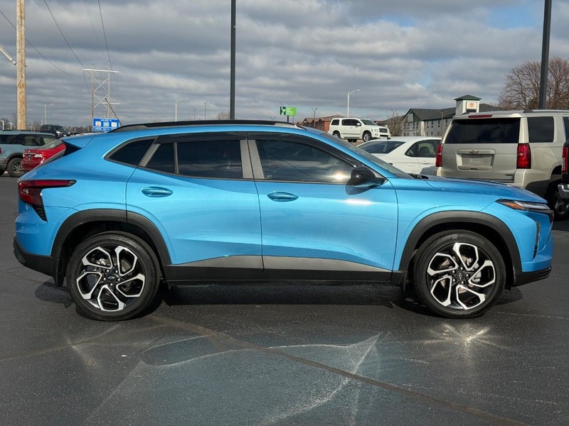 Chevrolet Trax Vehicle Full-screen Gallery Image 02