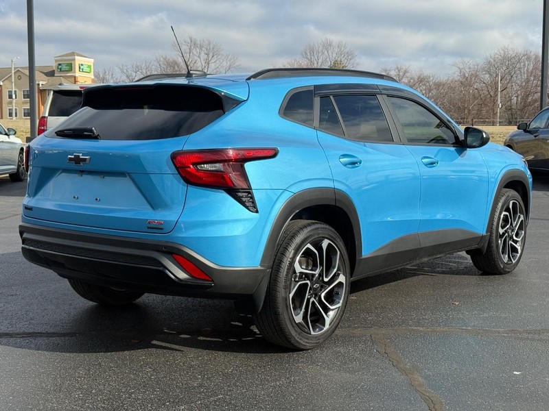 Chevrolet Trax Vehicle Full-screen Gallery Image 03