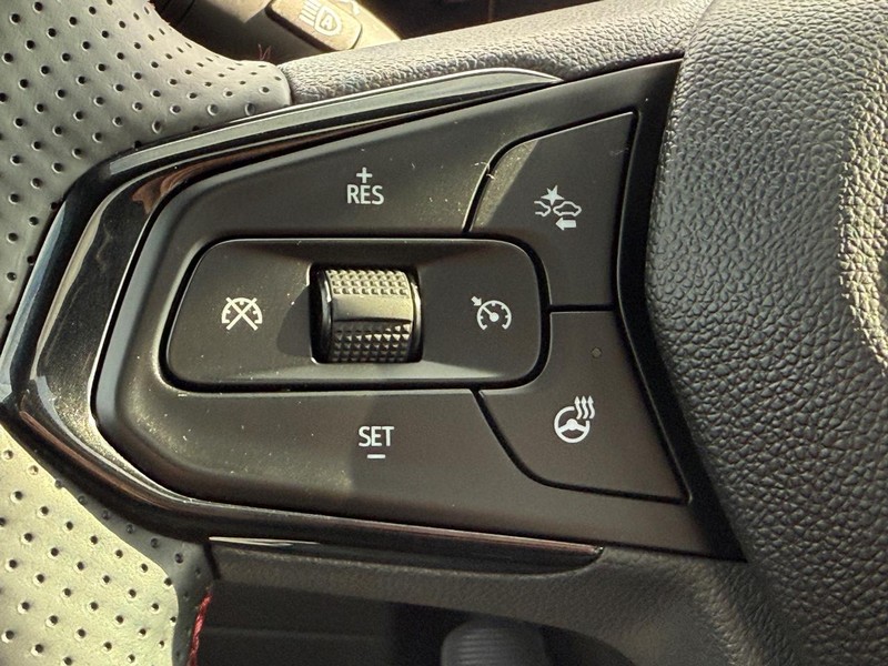 Chevrolet Trax Vehicle Full-screen Gallery Image 13