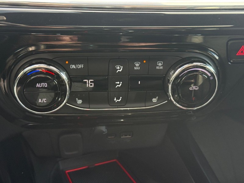 Chevrolet Trax Vehicle Full-screen Gallery Image 20