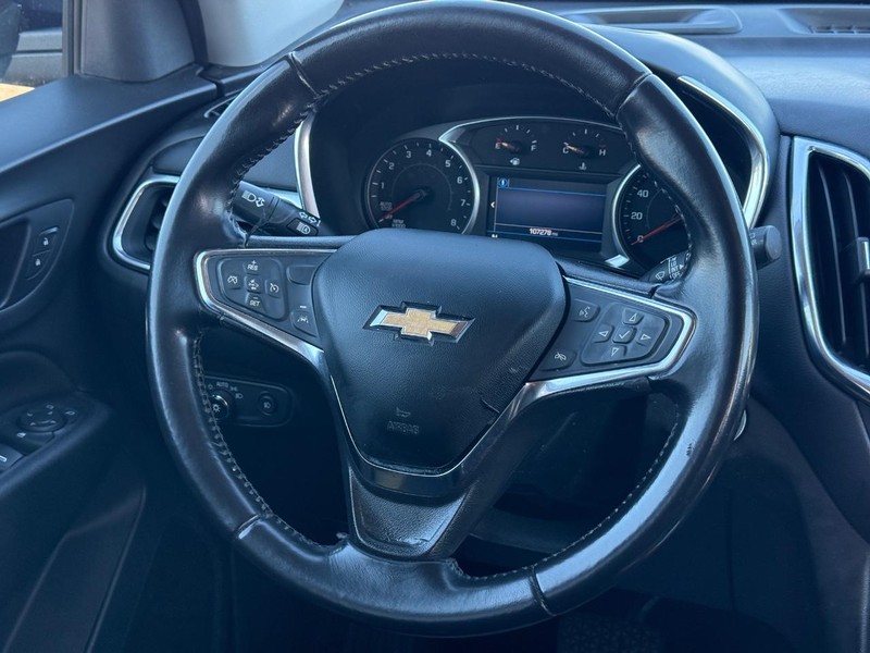 Chevrolet Equinox Vehicle Full-screen Gallery Image 11