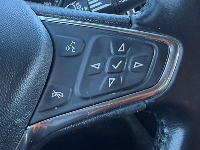 Chevrolet Equinox Vehicle Full-screen Gallery Image 13