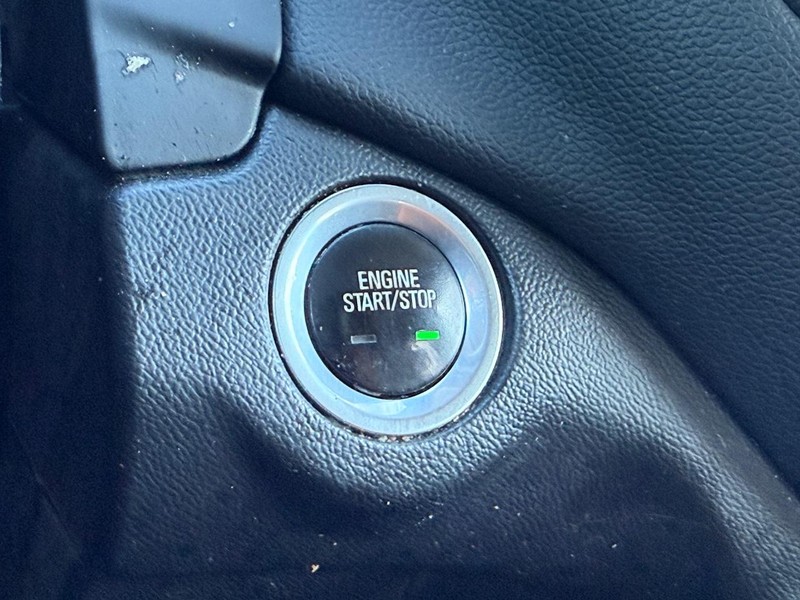 Chevrolet Equinox Vehicle Full-screen Gallery Image 14