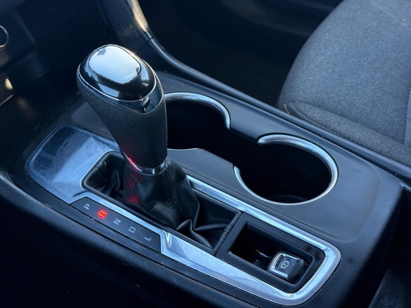 Chevrolet Equinox Vehicle Full-screen Gallery Image 18