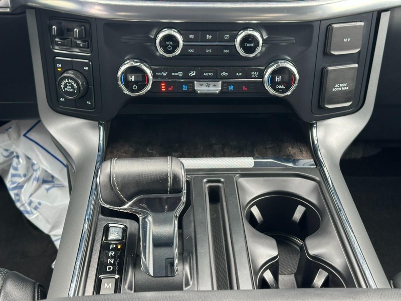 Ford F-150 Vehicle Full-screen Gallery Image 14