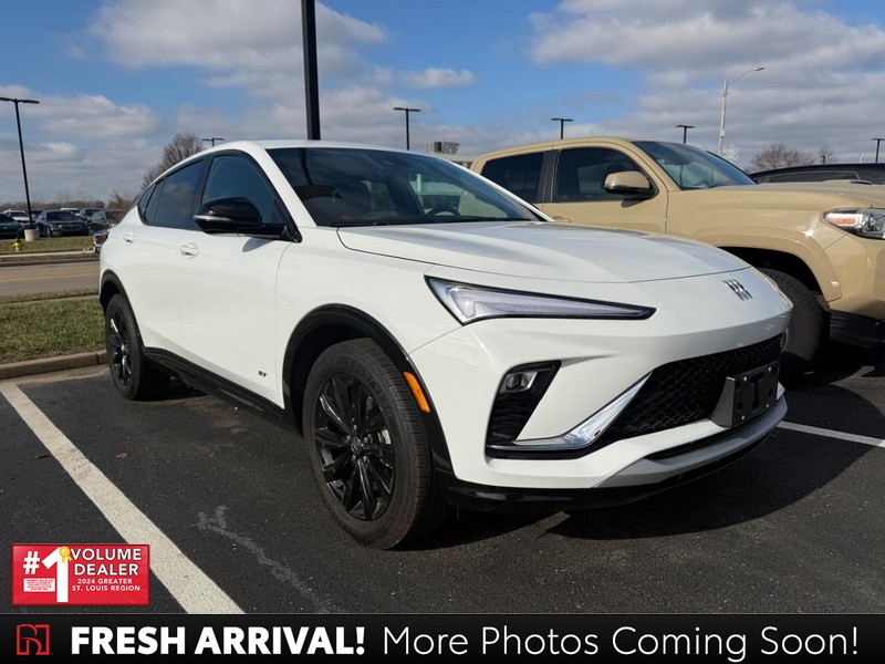 Buick Envista Vehicle Full-screen Gallery Image 01