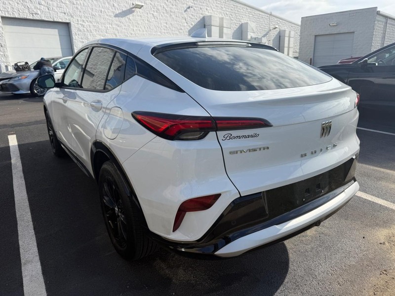 Buick Envista Vehicle Full-screen Gallery Image 03