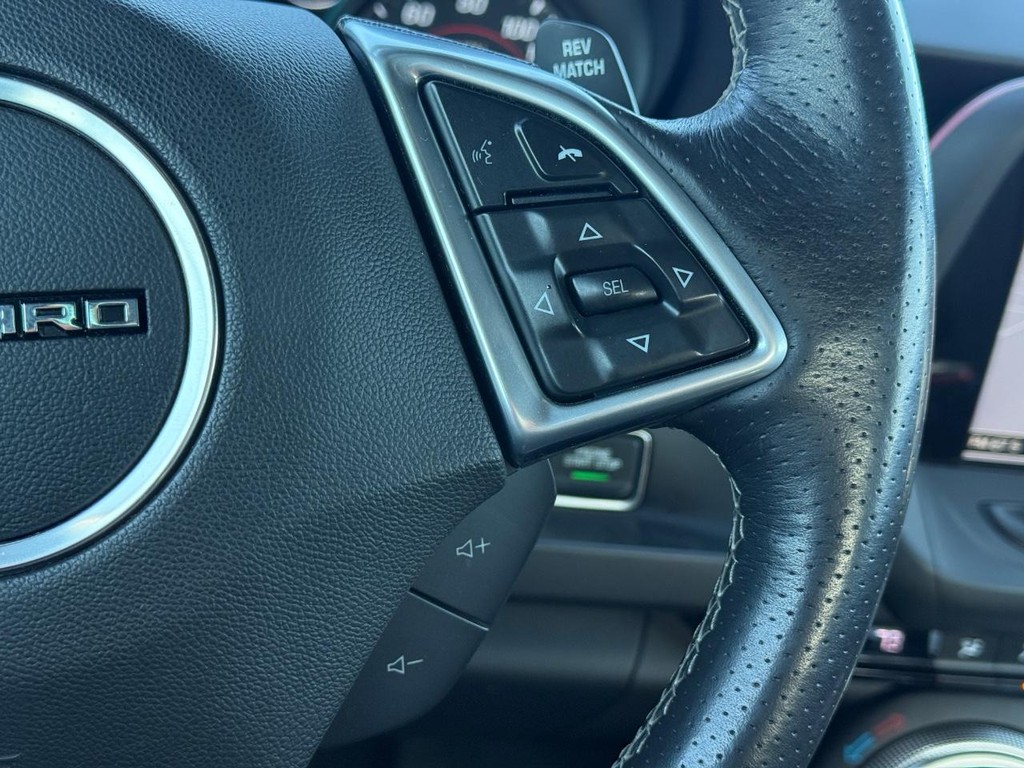 Chevrolet Camaro Vehicle Full-screen Gallery Image 15