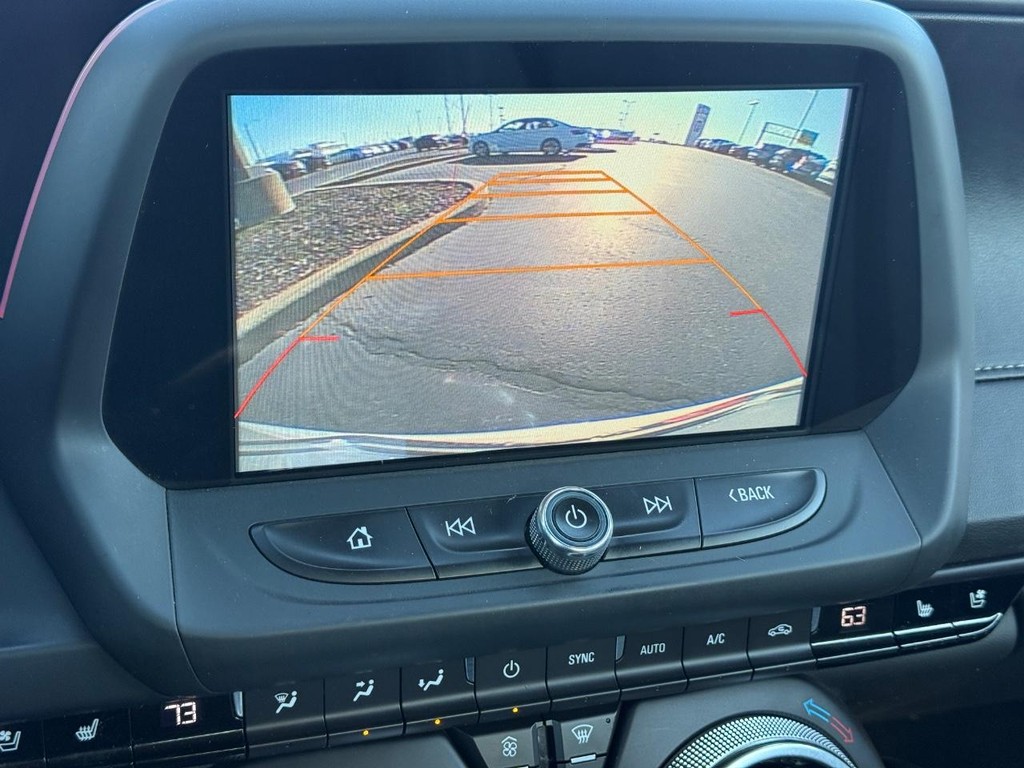 Chevrolet Camaro Vehicle Full-screen Gallery Image 18