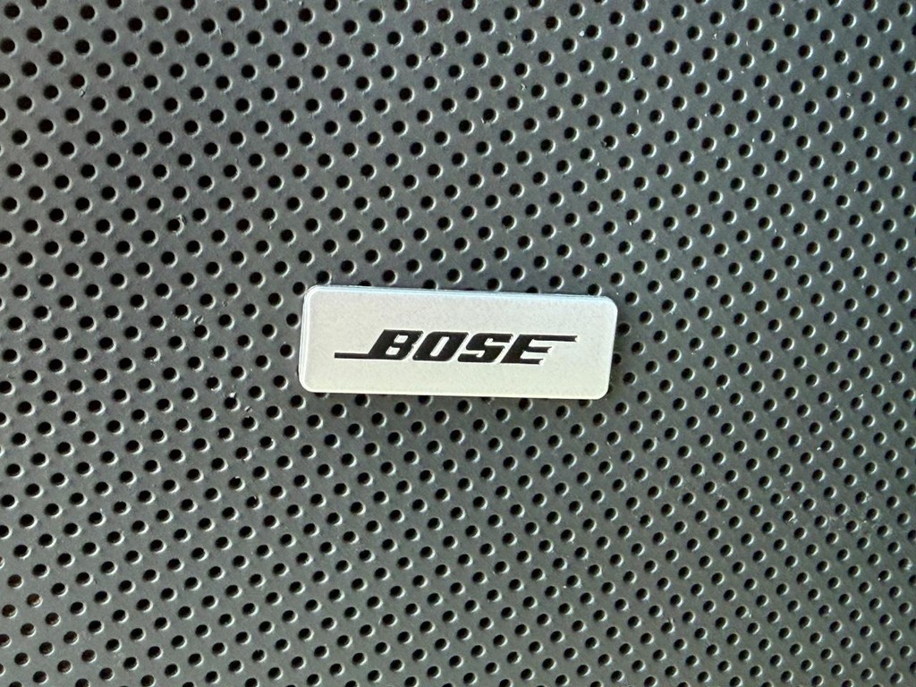 Chevrolet Camaro Vehicle Full-screen Gallery Image 26