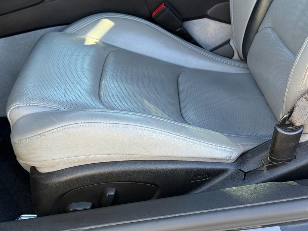 Chevrolet Camaro Vehicle Full-screen Gallery Image 27