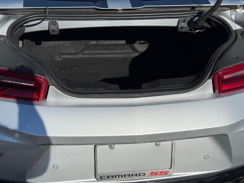 Chevrolet Camaro Vehicle Full-screen Gallery Image 07