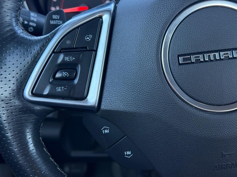 Chevrolet Camaro Vehicle Full-screen Gallery Image 14