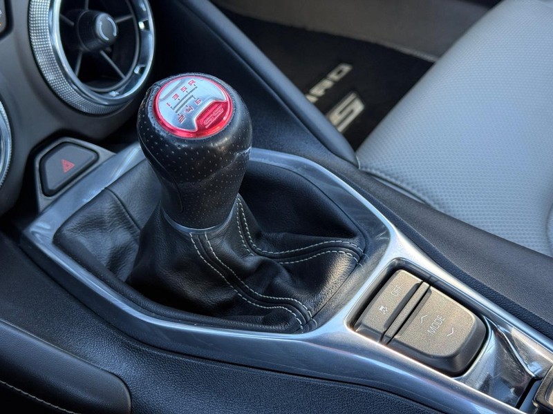 Chevrolet Camaro Vehicle Full-screen Gallery Image 20