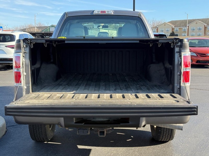 Ford F-150 Vehicle Full-screen Gallery Image 06