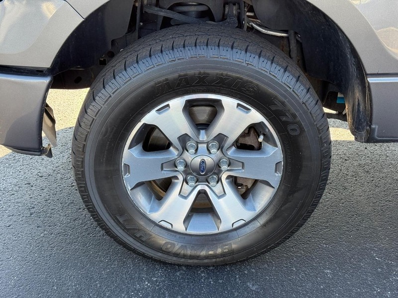 Ford F-150 Vehicle Full-screen Gallery Image 07