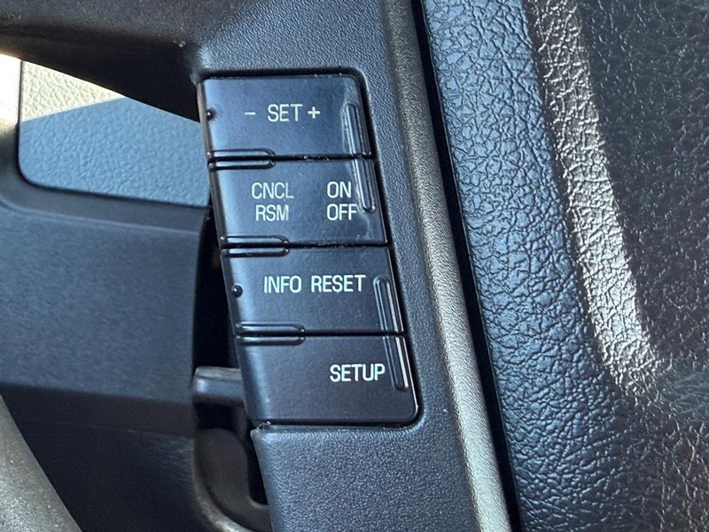 Ford F-150 Vehicle Full-screen Gallery Image 13