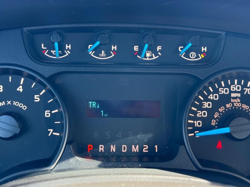 Ford F-150 Vehicle Full-screen Gallery Image 19