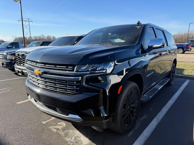 Chevrolet Suburban Vehicle Full-screen Gallery Image 04