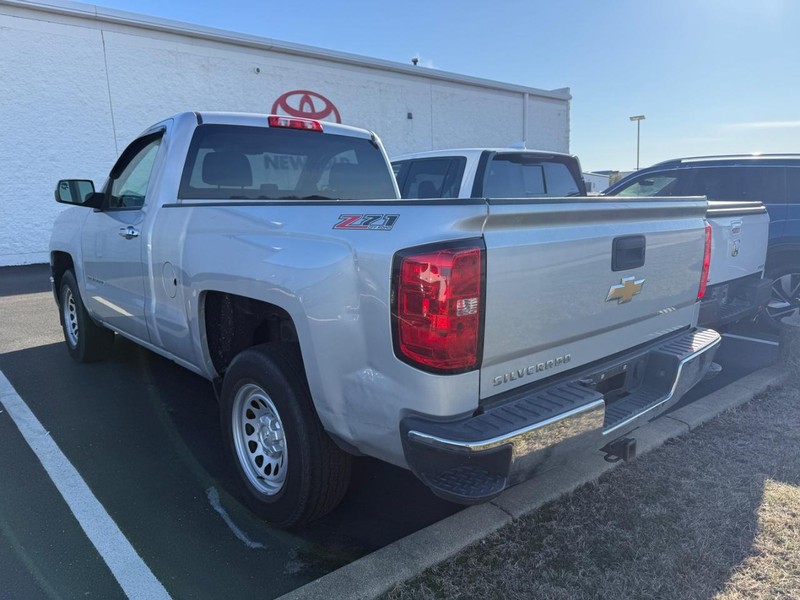 Chevrolet Silverado 1500 Vehicle Full-screen Gallery Image 03