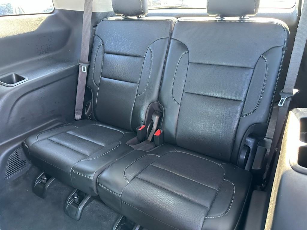 GMC Acadia Vehicle Full-screen Gallery Image 11