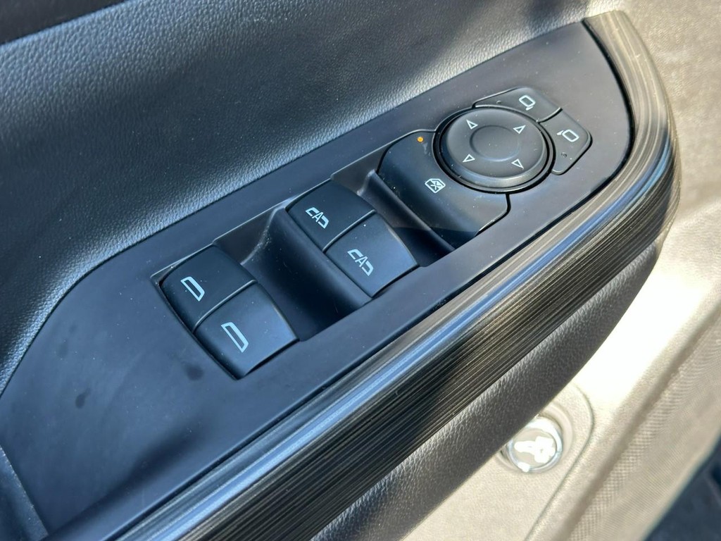 GMC Acadia Vehicle Full-screen Gallery Image 18