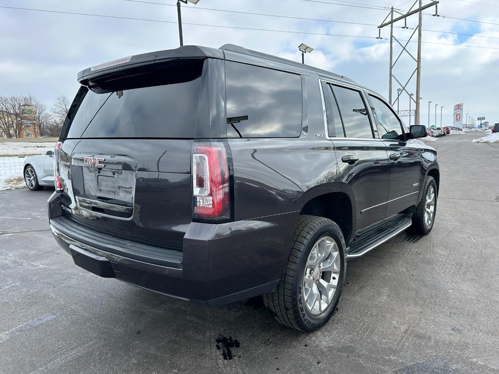 GMC Yukon Vehicle Full-screen Gallery Image 03