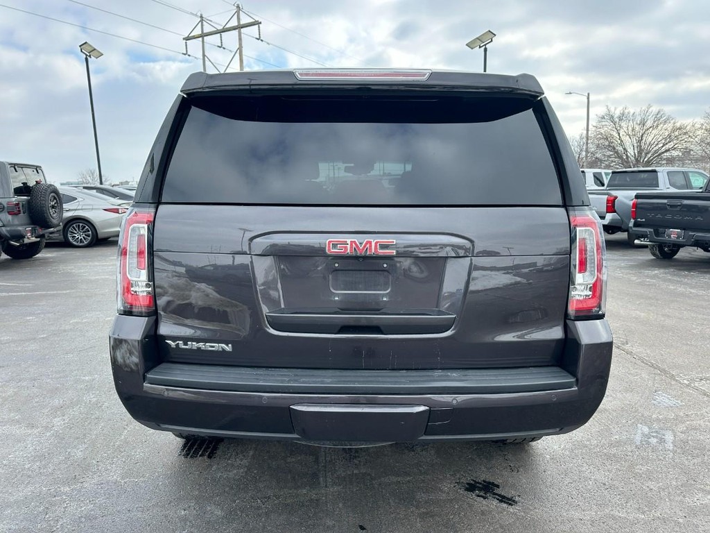 GMC Yukon Vehicle Full-screen Gallery Image 04